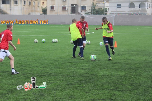 فيديو: الاتحاد العام يغلق ملعب ابو خميس ومساعي الرئيس للمصادقة على الشرقي بعد تركيب المقاعد ومظلات لاعبي دكة الاحتياط والجدار الحديد في السنتتي.